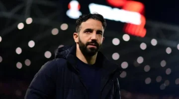 مانشستر يونايتد يستمد ثقته من تصديات حاسمة وكرات ارتدت من العارضة أمام ليفربول المتوتر